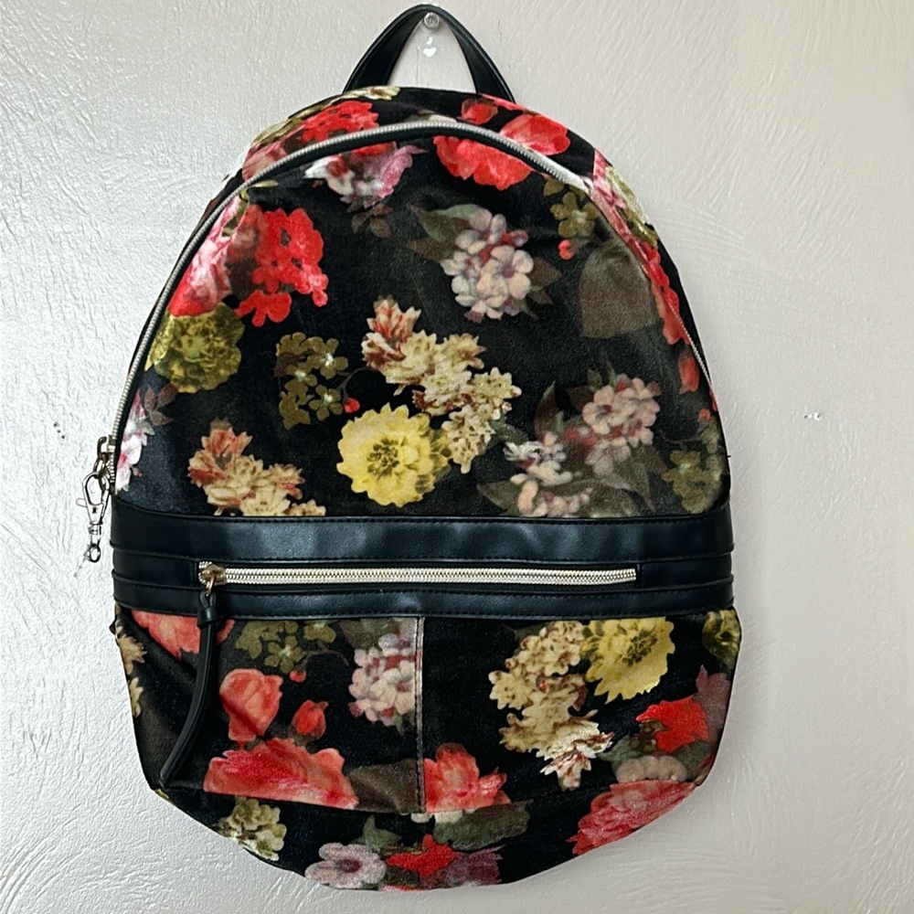 Unbranded Velvet Floral Backpack with Faux Leather Straps. Fully Lined.
